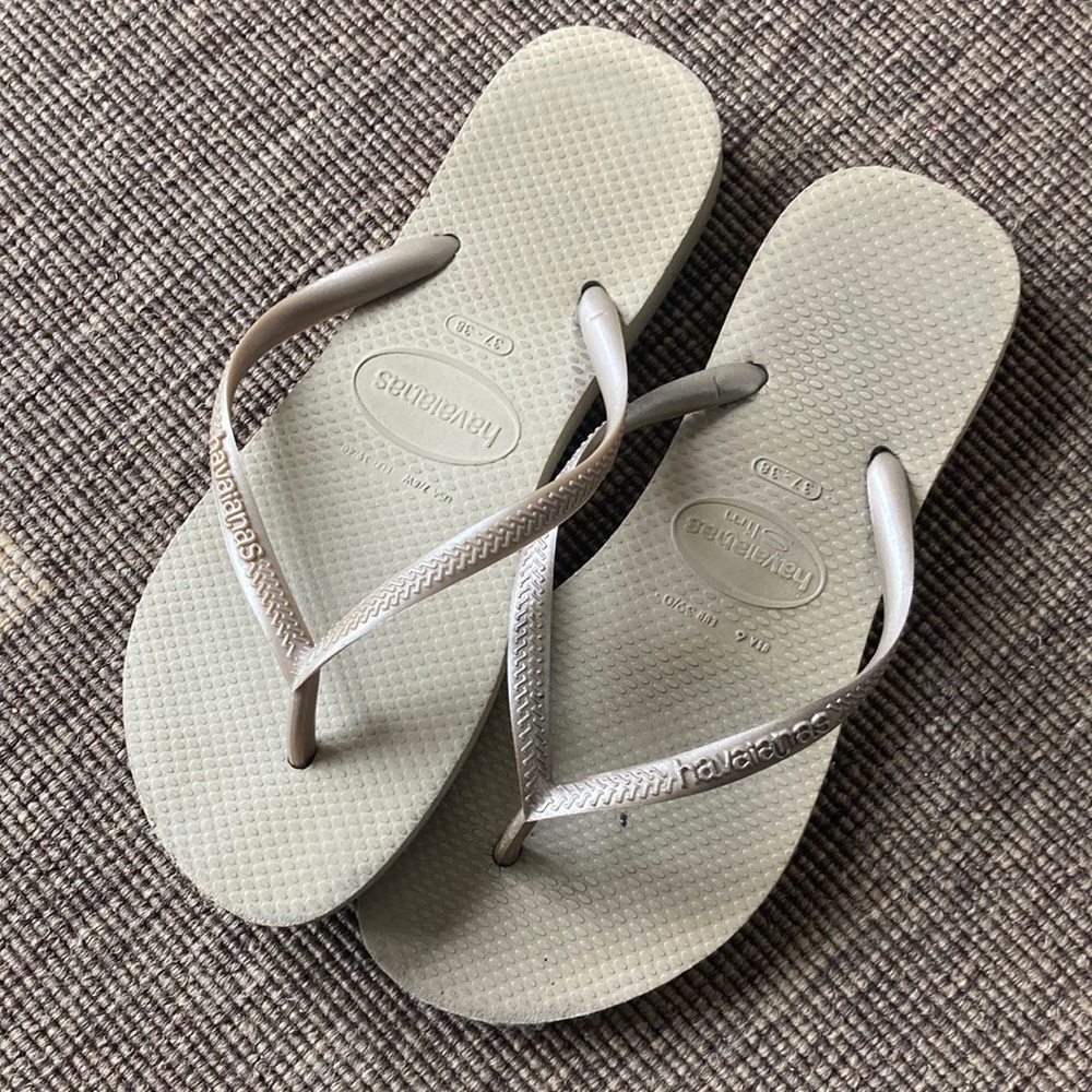 Havaianas beige beach flip flops 7